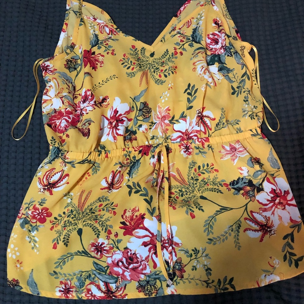 🌸🌼🌺 yellow flower tank top 🌸🌼🌺